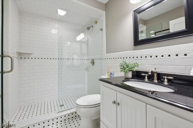 16 Sinclair Ter, Madison Boro, NJ 07940