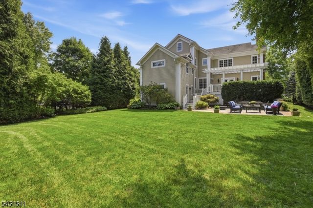 16 Sinclair Ter, Madison Boro, NJ 07940