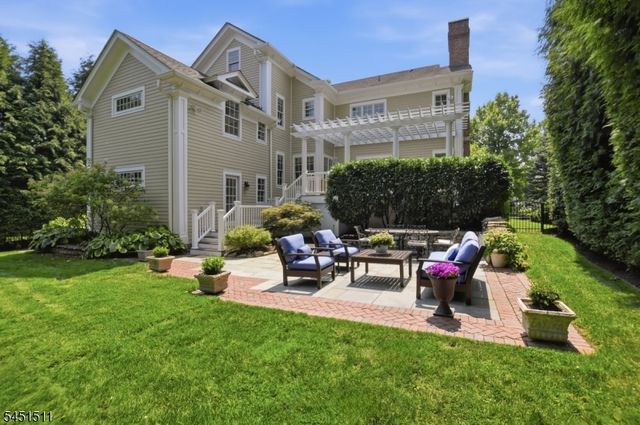 16 Sinclair Ter, Madison Boro, NJ 07940