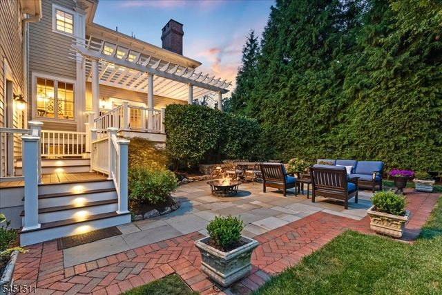 16 Sinclair Ter, Madison Boro, NJ 07940