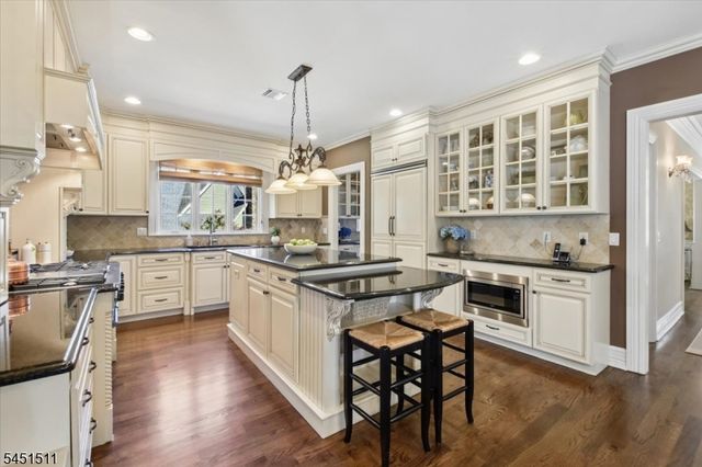 16 Sinclair Ter, Madison Boro, NJ 07940