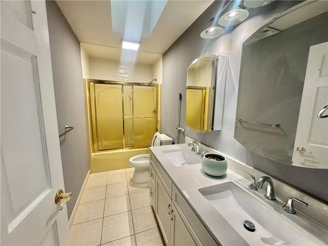 42 Locust Glen Drive, Cranston, RI 02921