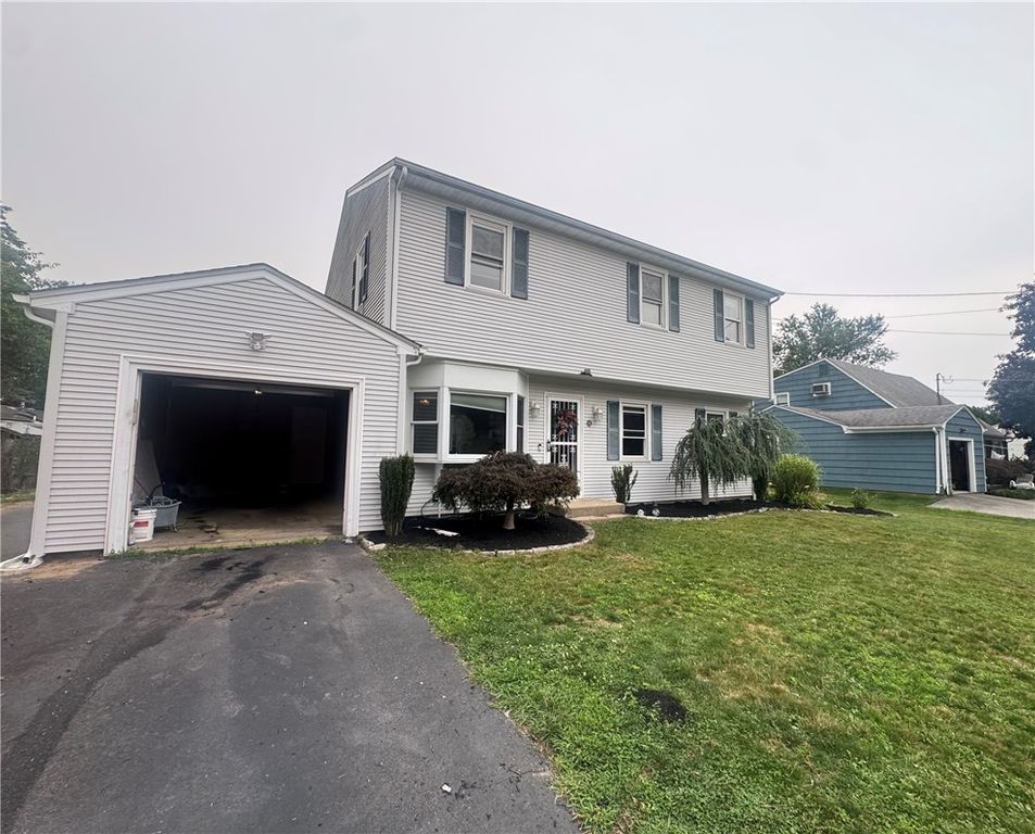 42 Locust Glen Drive, Cranston, RI 02921
