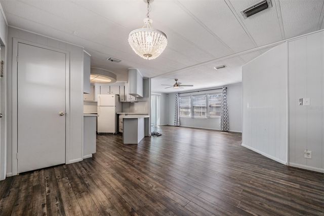 6710 36TH AVENUE E 106, Palmetto, FL 34221