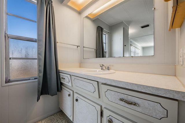 6710 36TH AVENUE E 106, Palmetto, FL 34221