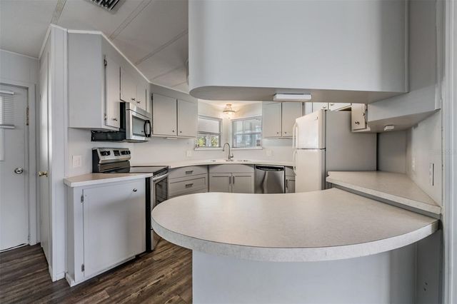 6710 36TH AVENUE E 106, Palmetto, FL 34221