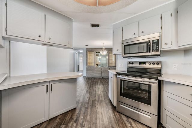 6710 36TH AVENUE E 106, Palmetto, FL 34221