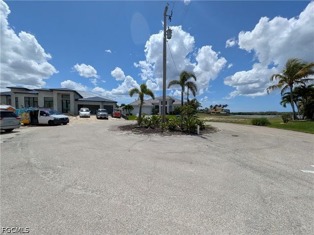 1003 NW 40th PL, Cape Coral, FL 33993