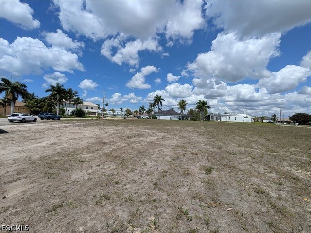 1003 NW 40th PL, Cape Coral, FL 33993