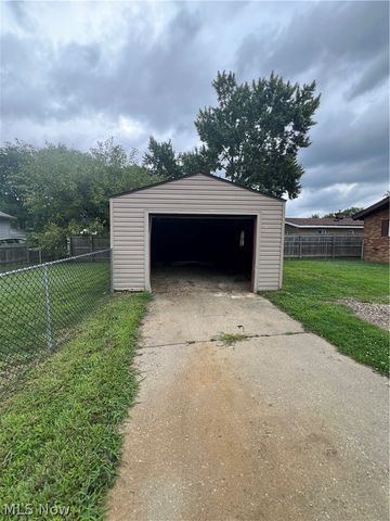 1589 Bronson Road, Akron, OH 44305