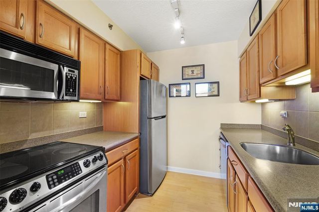 300 Main Street 807, Little Falls, NJ 07424