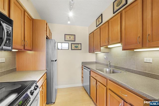 300 Main Street 807, Little Falls, NJ 07424