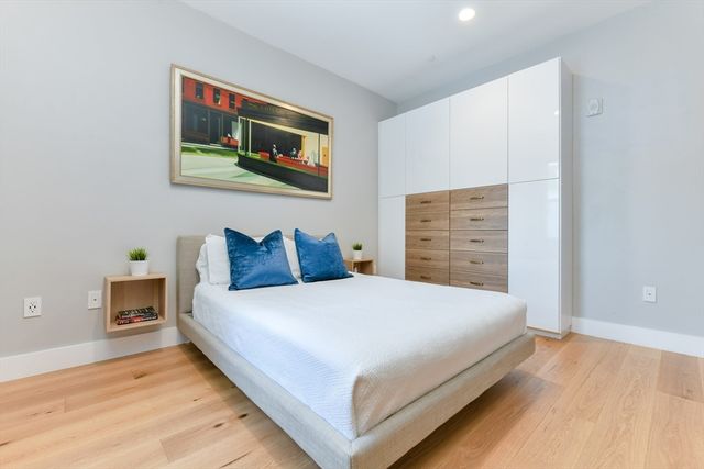 170 W Broadway 204, Boston, MA 02127