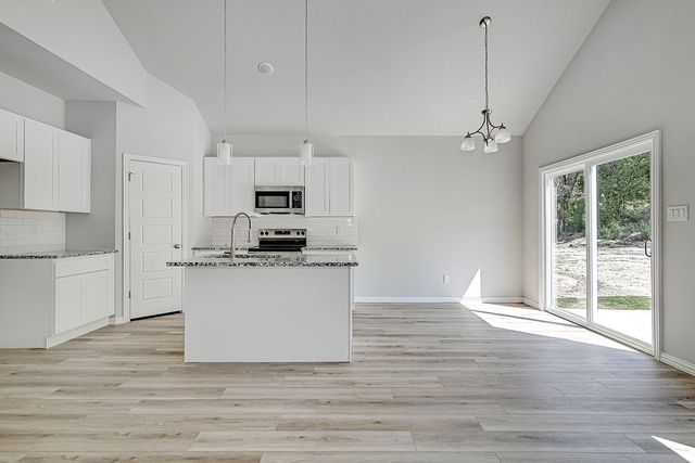 428 Wilshire Avenue, Azle, TX 76020