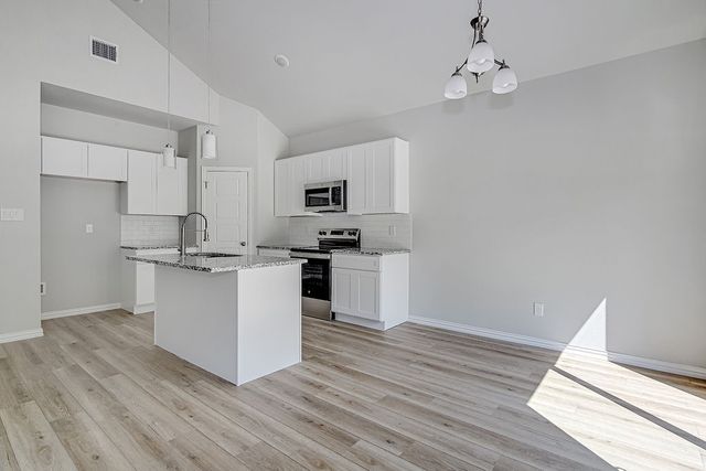 428 Wilshire Avenue, Azle, TX 76020