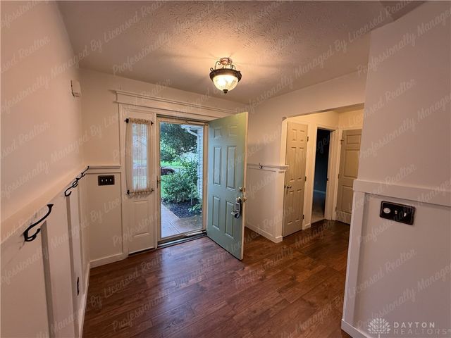 3433 Surry Ridge Way, Dayton, OH 45424