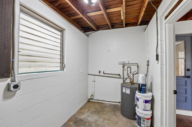2002 E IDLEWILD AVENUE, Tampa, FL 33610