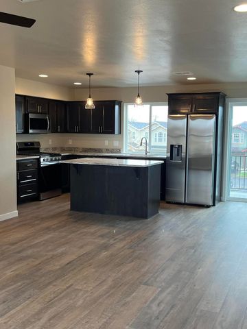 7859 28th Street, White City, OR 97503