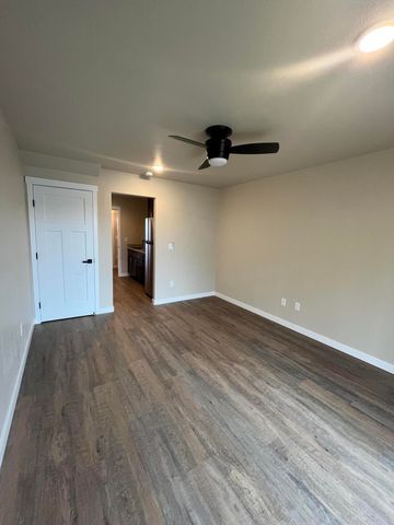 7859 28th Street, White City, OR 97503