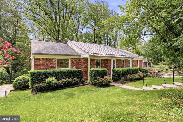 695 KNOX RD, Wayne, PA 19087