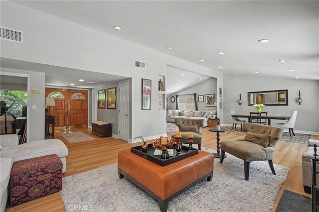 5706 Comanche, Woodland Hills, CA 91367
