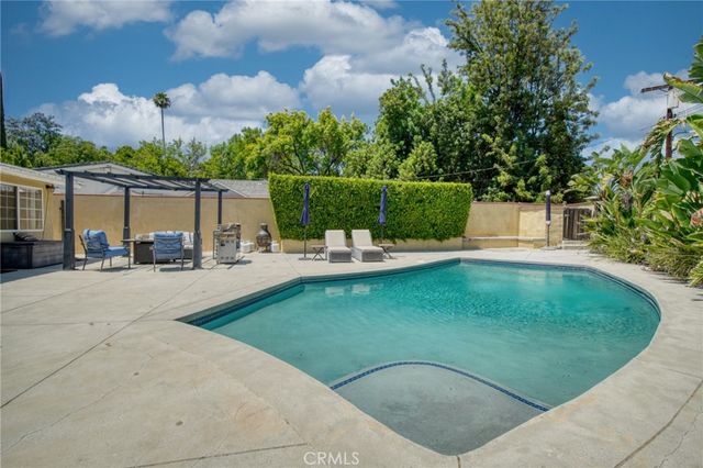 5706 Comanche, Woodland Hills, CA 91367