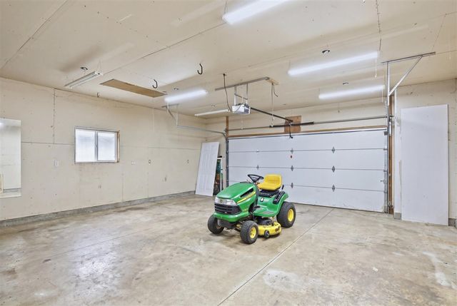 3350 Pearl Drive, Monroe, MI 48162