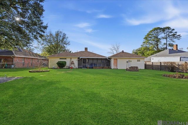 3757 Sessions Dr, Baton Rouge, LA 70816
