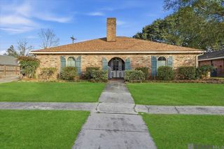 3757 Sessions Dr, Baton Rouge, LA 70816
