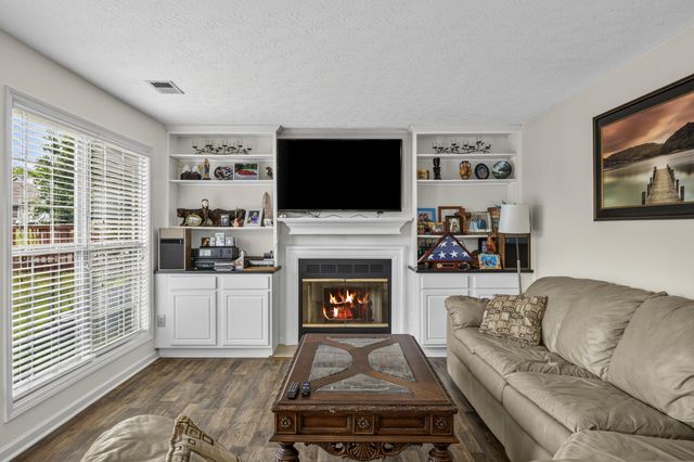1213 Aldridge Way, Lexington, KY 40515