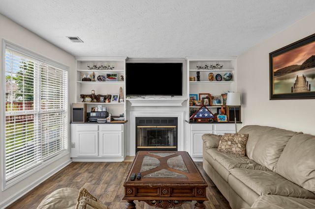 1213 Aldridge Way, Lexington, KY 40515