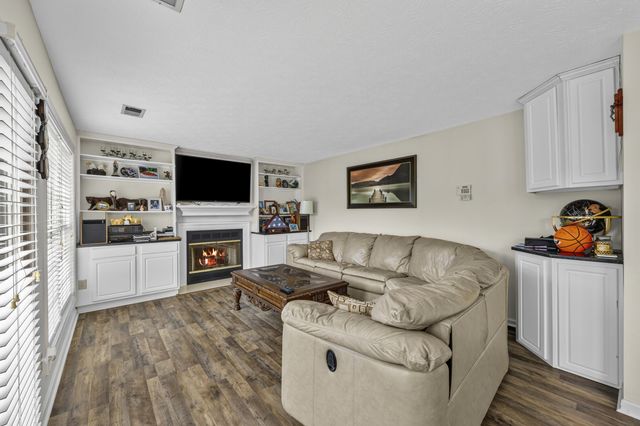 1213 Aldridge Way, Lexington, KY 40515