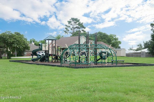 411 Bozeman Trail, Scott, LA 70583
