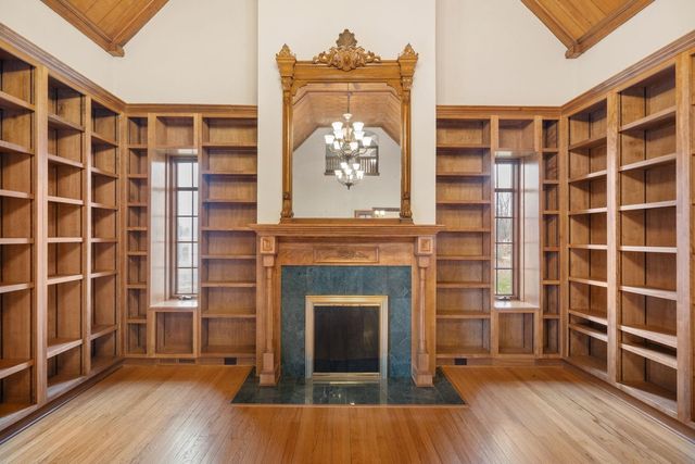 1421 42nd Avenue, Rock Island, IL 61201