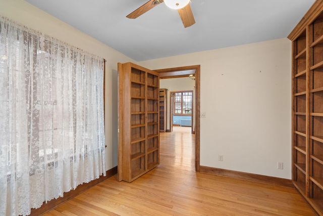 1421 42nd Avenue, Rock Island, IL 61201