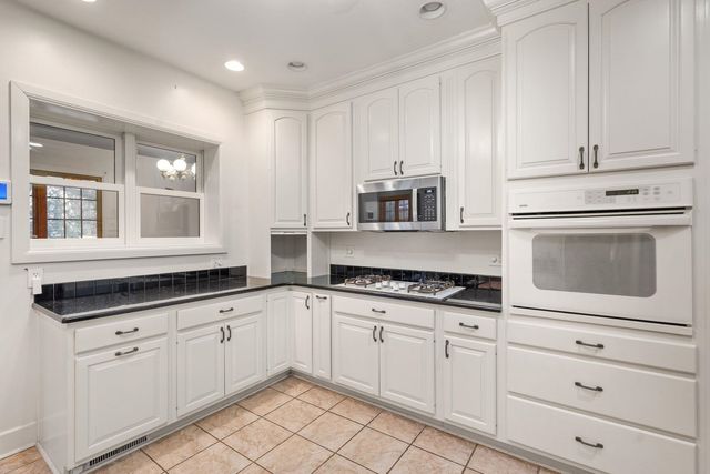 1421 42nd Avenue, Rock Island, IL 61201