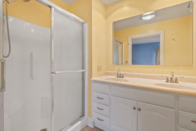 1421 42nd Avenue, Rock Island, IL 61201