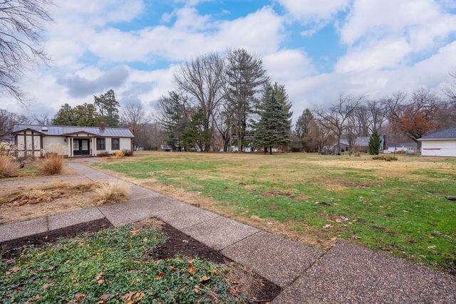 1421 42nd Avenue, Rock Island, IL 61201