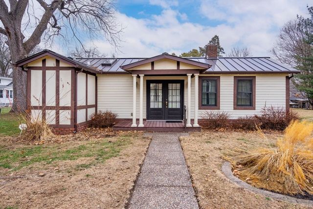 1421 42nd Avenue, Rock Island, IL 61201