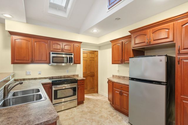 1421 42nd Avenue, Rock Island, IL 61201