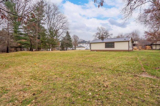 1421 42nd Avenue, Rock Island, IL 61201