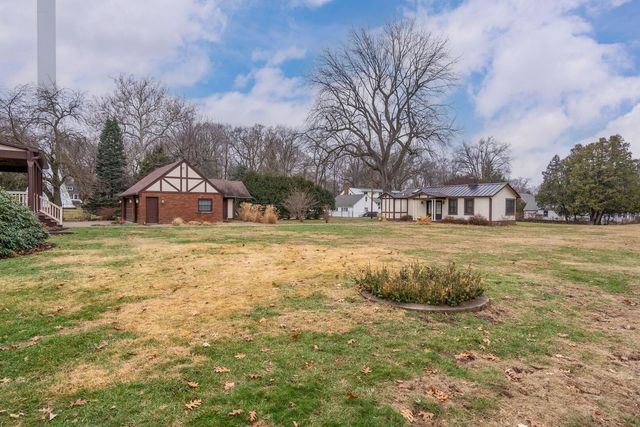 1421 42nd Avenue, Rock Island, IL 61201