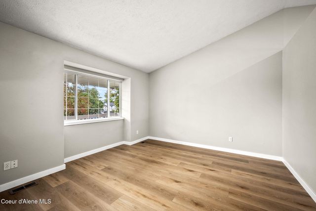 821 W Cheyenne AVE, Hayden, ID 83835