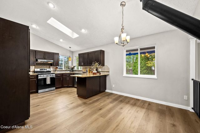 821 W Cheyenne AVE, Hayden, ID 83835