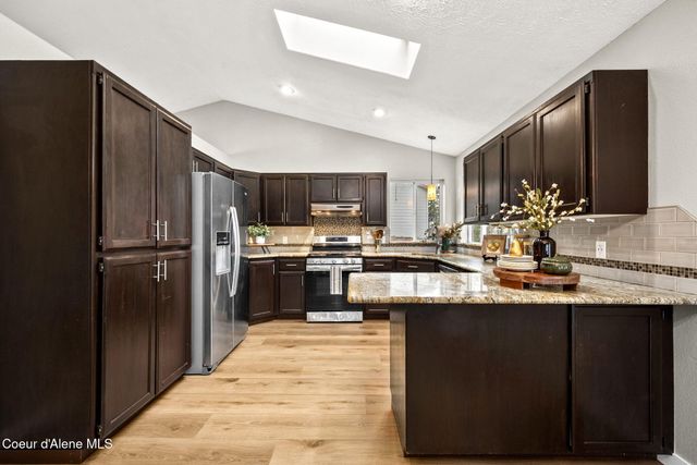 821 W Cheyenne AVE, Hayden, ID 83835