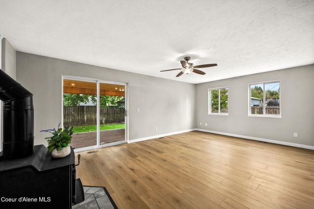 821 W Cheyenne AVE, Hayden, ID 83835