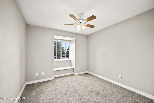 821 W Cheyenne AVE, Hayden, ID 83835