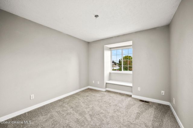 821 W Cheyenne AVE, Hayden, ID 83835