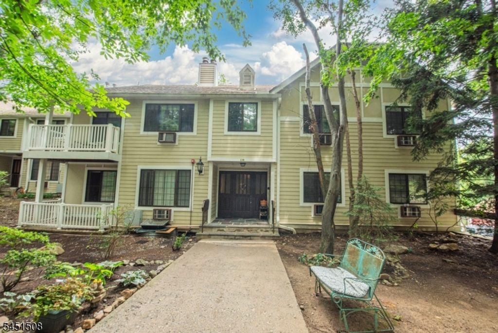 4 B-C Foxwood Dr C, Morris Plains Boro, NJ 07950 — photo 2
