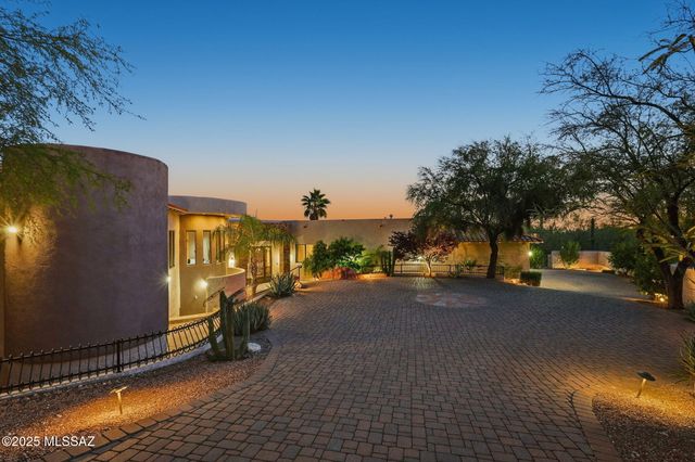 5171 N Hacienda Del Sol Road, Tucson, AZ 85718